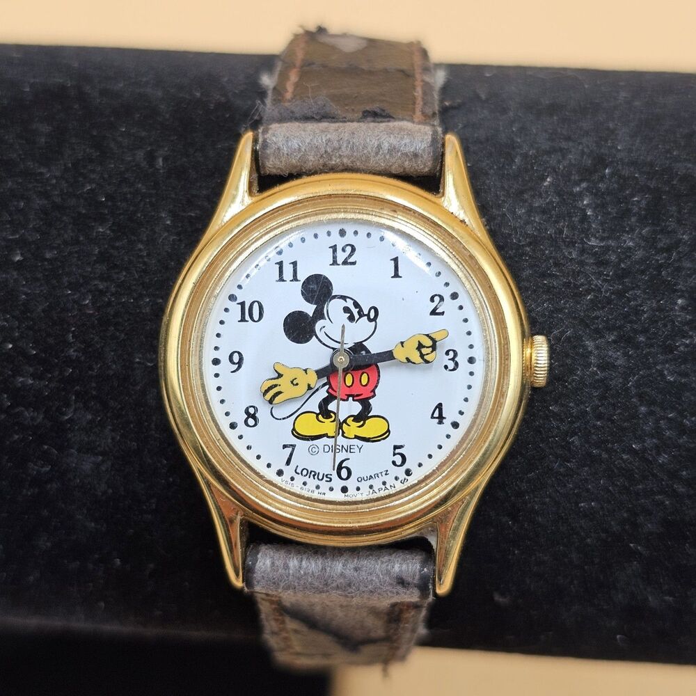 Vintage Disney Mickey Mouse Lorus Watch V515-6080 Gold Tone Case Leather Strap